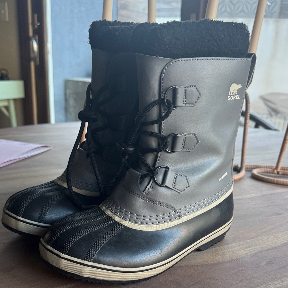 Sorel Caribou Charcoal and Black Insulated Boots